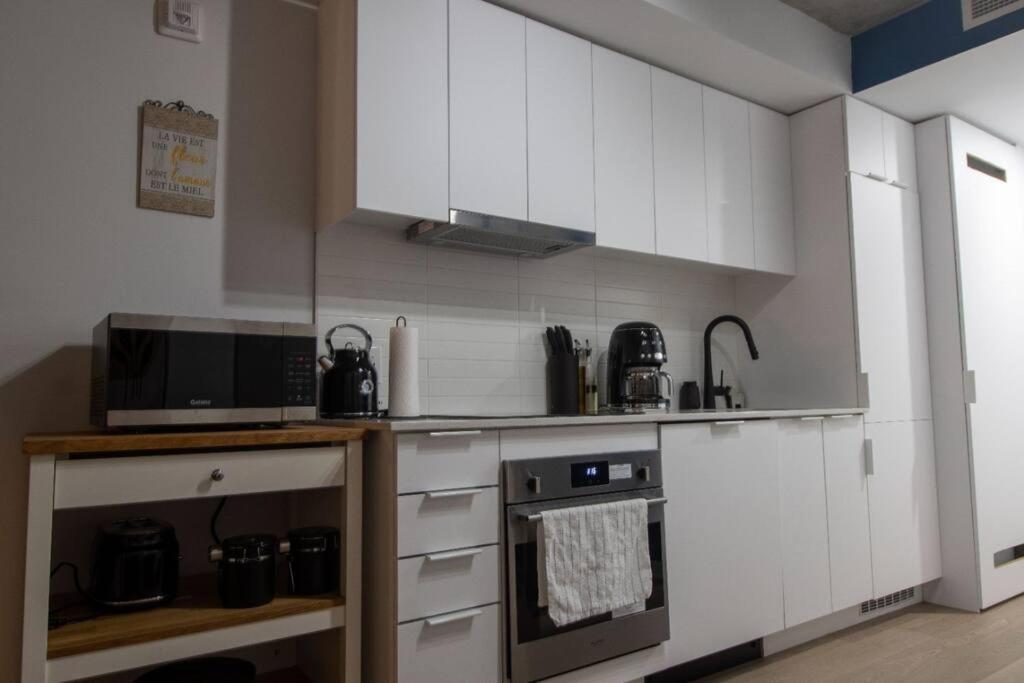 Bel Appartement Au Centre-Ville Монреал Екстериор снимка
