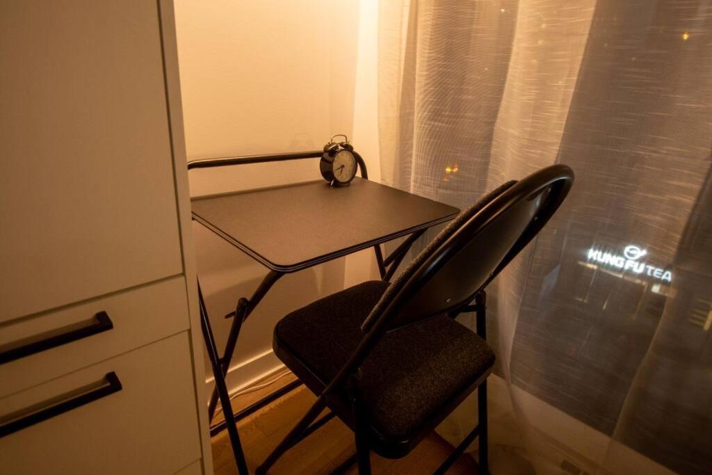Bel Appartement Au Centre-Ville Монреал Екстериор снимка