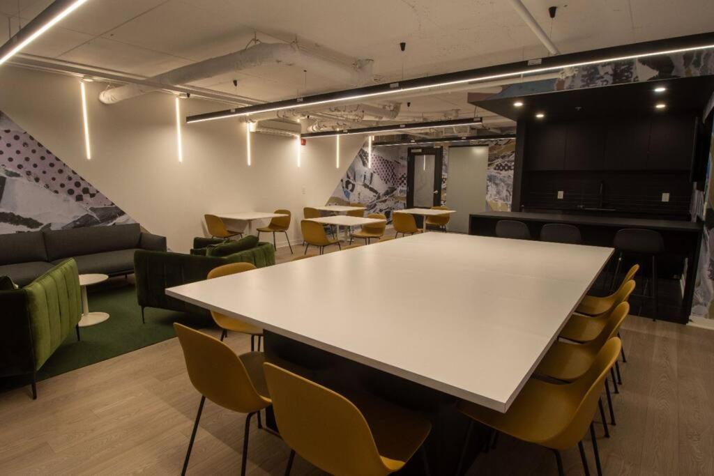 Bel Appartement Au Centre-Ville Монреал Екстериор снимка